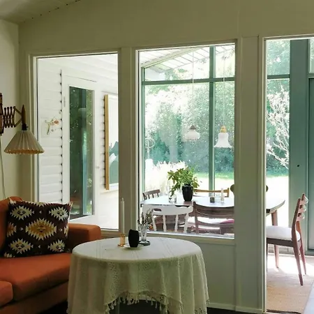 Victorian Summer House On Beautiful Natural Plot 펜션 Rønde