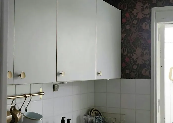 Victorian Summer House On Beautiful Natural Plot