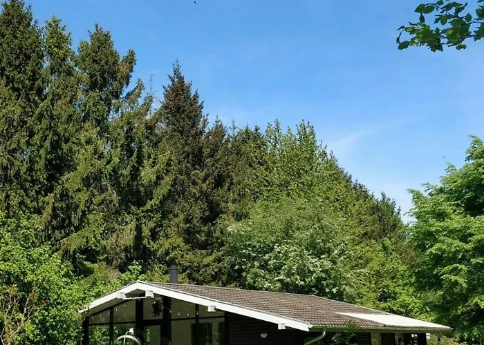 Victorian Summer House On Beautiful Natural Plot * Rønde